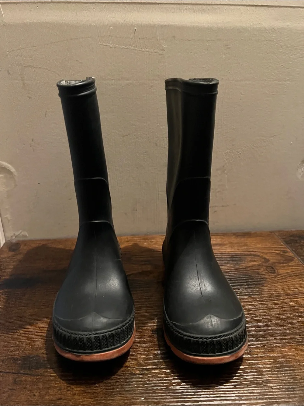 Boys rain boots size 9